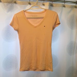 Small V-Neck pink Tommy Hilfiger t-shirt